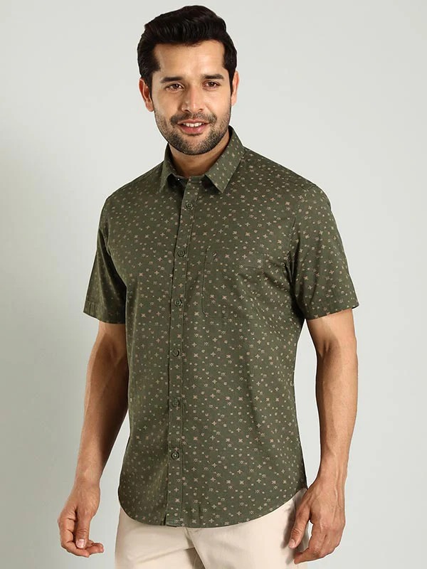 Indian Terrain Men's Regular Fit Half Sleeve All Over Print Green Shirt